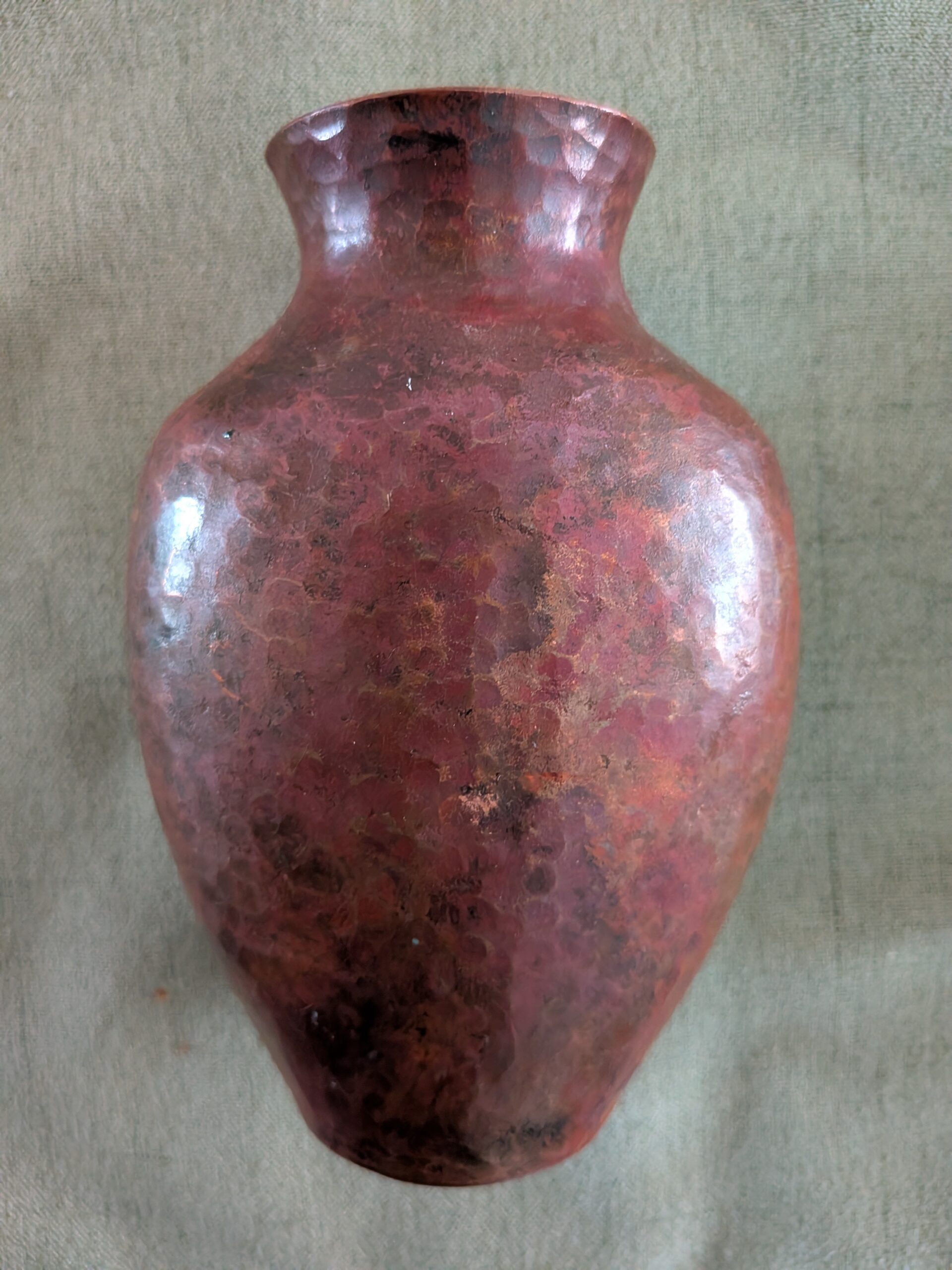 original_f20e23cc-2430-423d-813c-6520d60e4cc7_PXL_20260522_231142215 copper vase
